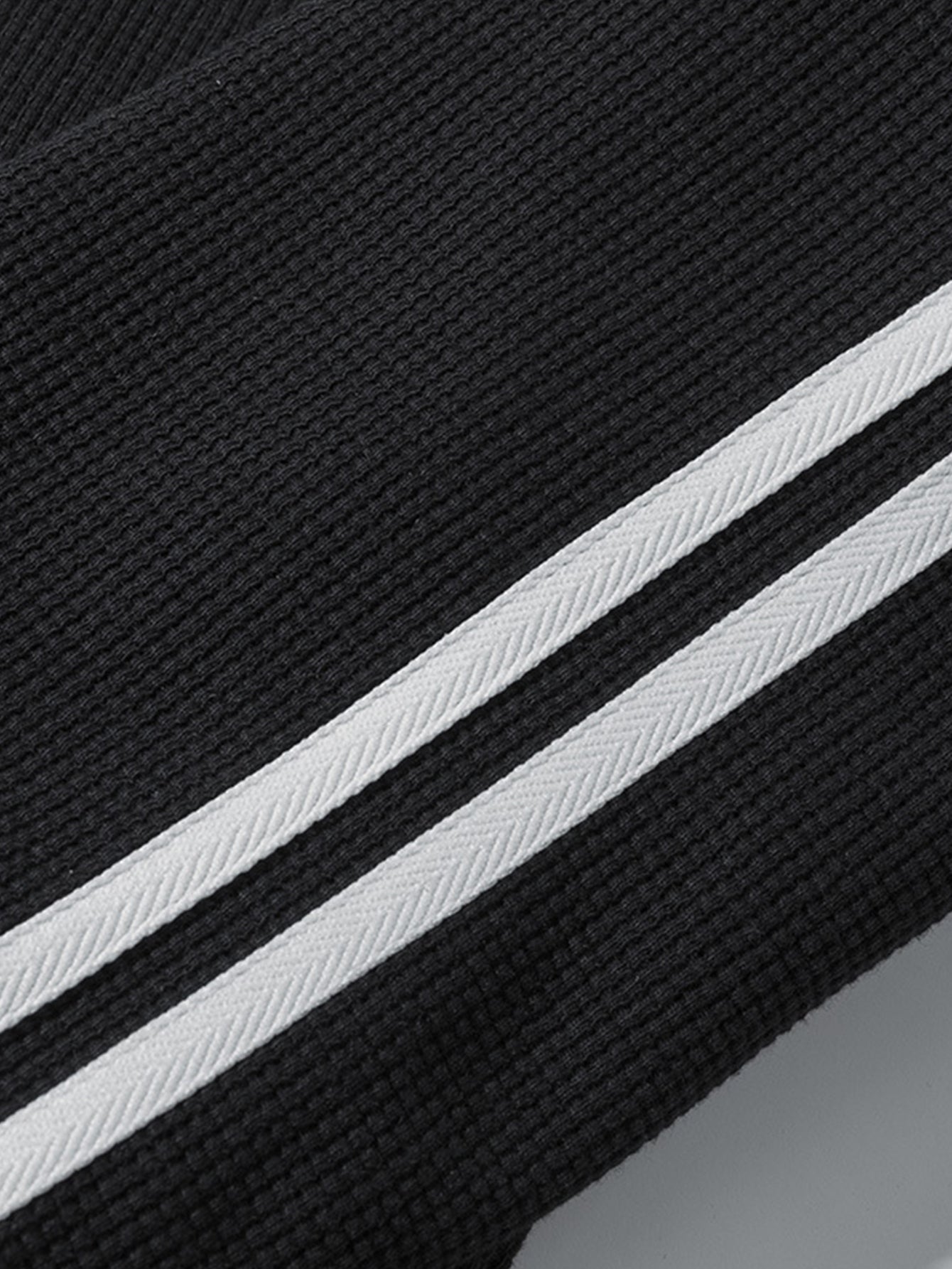 Gestreiftes Waffel-Sweatshirt mit Rundhalsausschnitt für einen lässigen Look