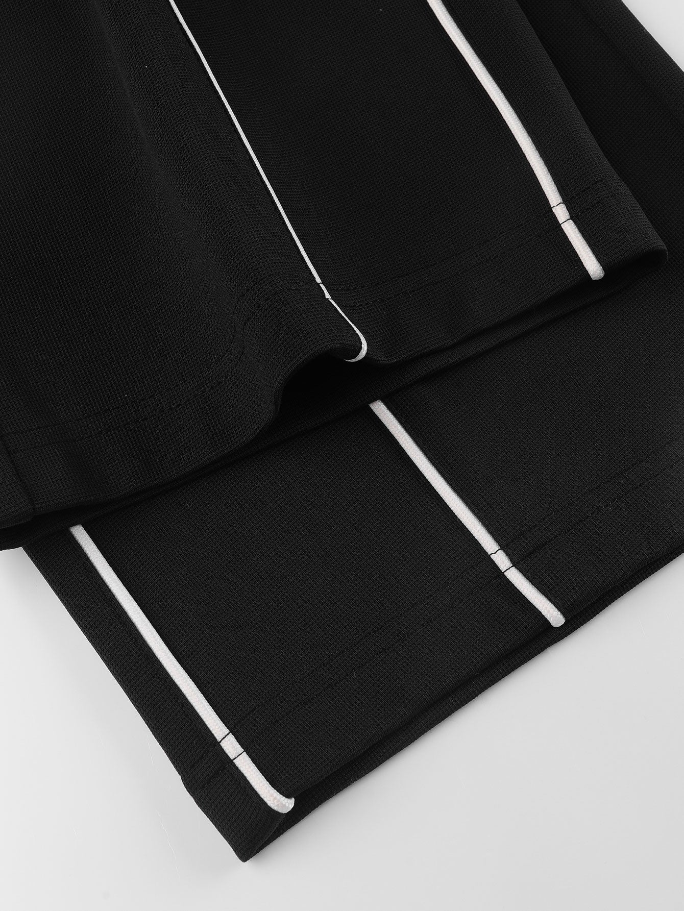 Bequeme Hose mit seitlichem Streifen