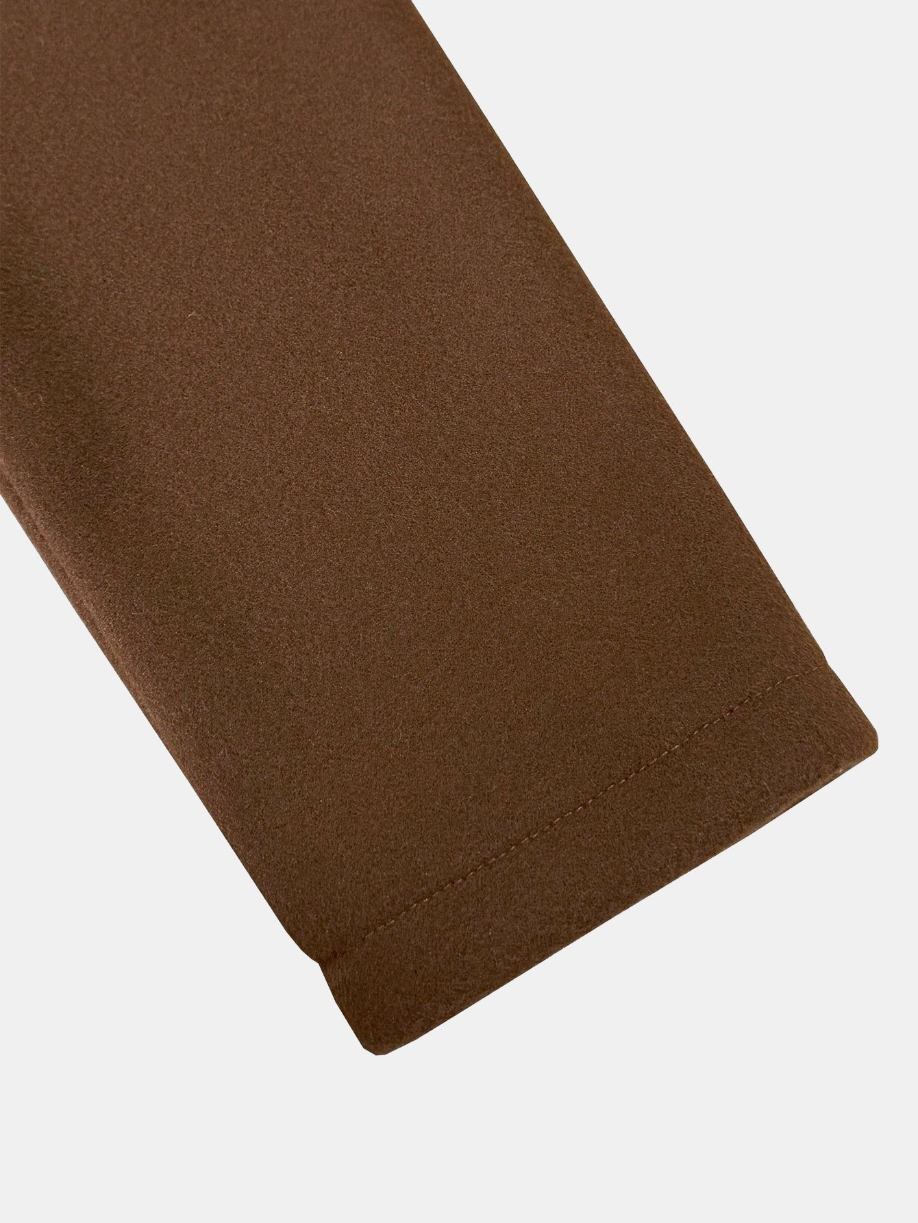 Langer Kunstwollmantel mit Teddyfleece-Kragen" can be rewritten as "Langer Mantel aus Kunstwolle mit kuscheligem Teddyfleece-Kragen.