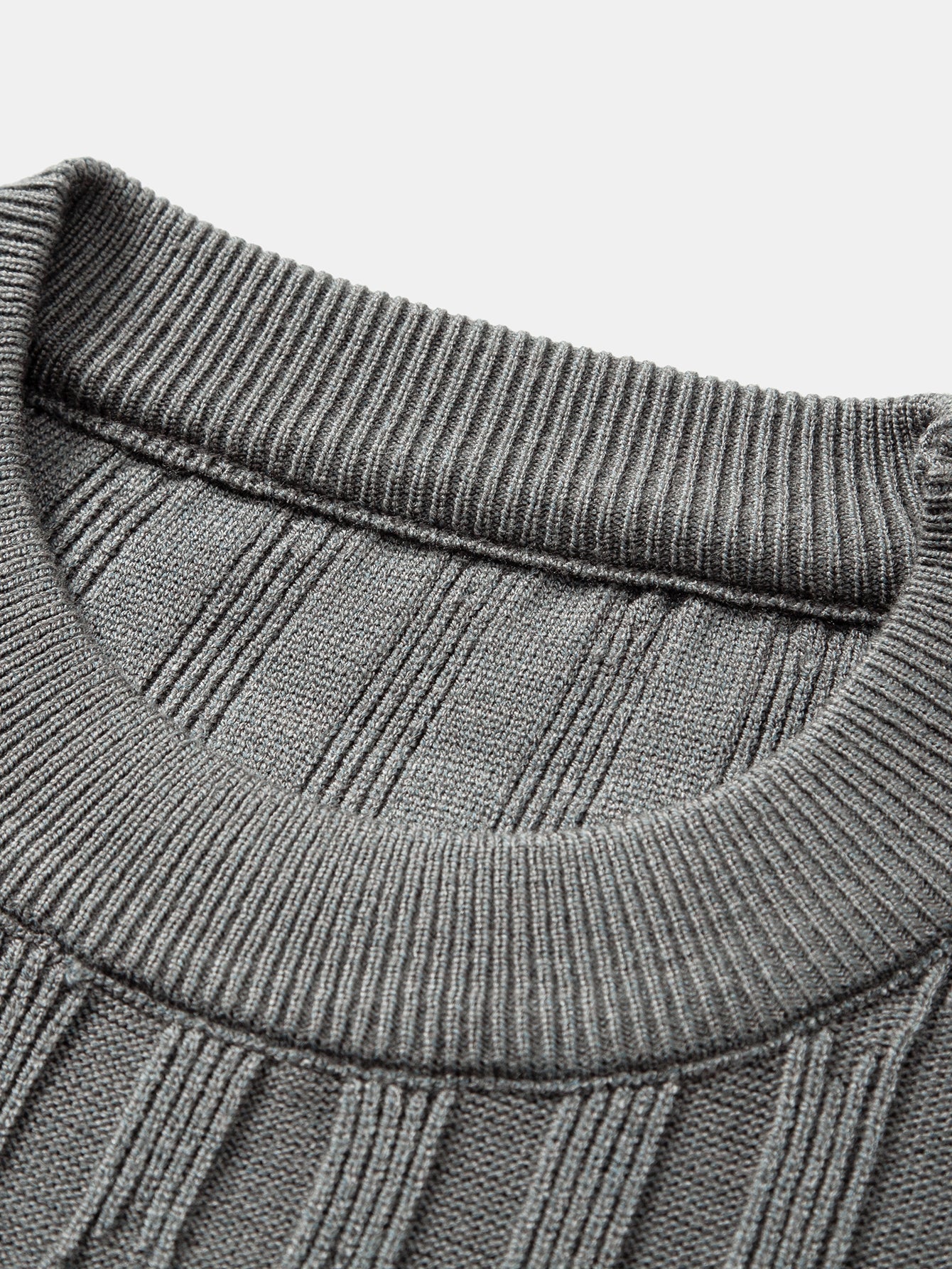 Gestreifter Rundhals-Pullover