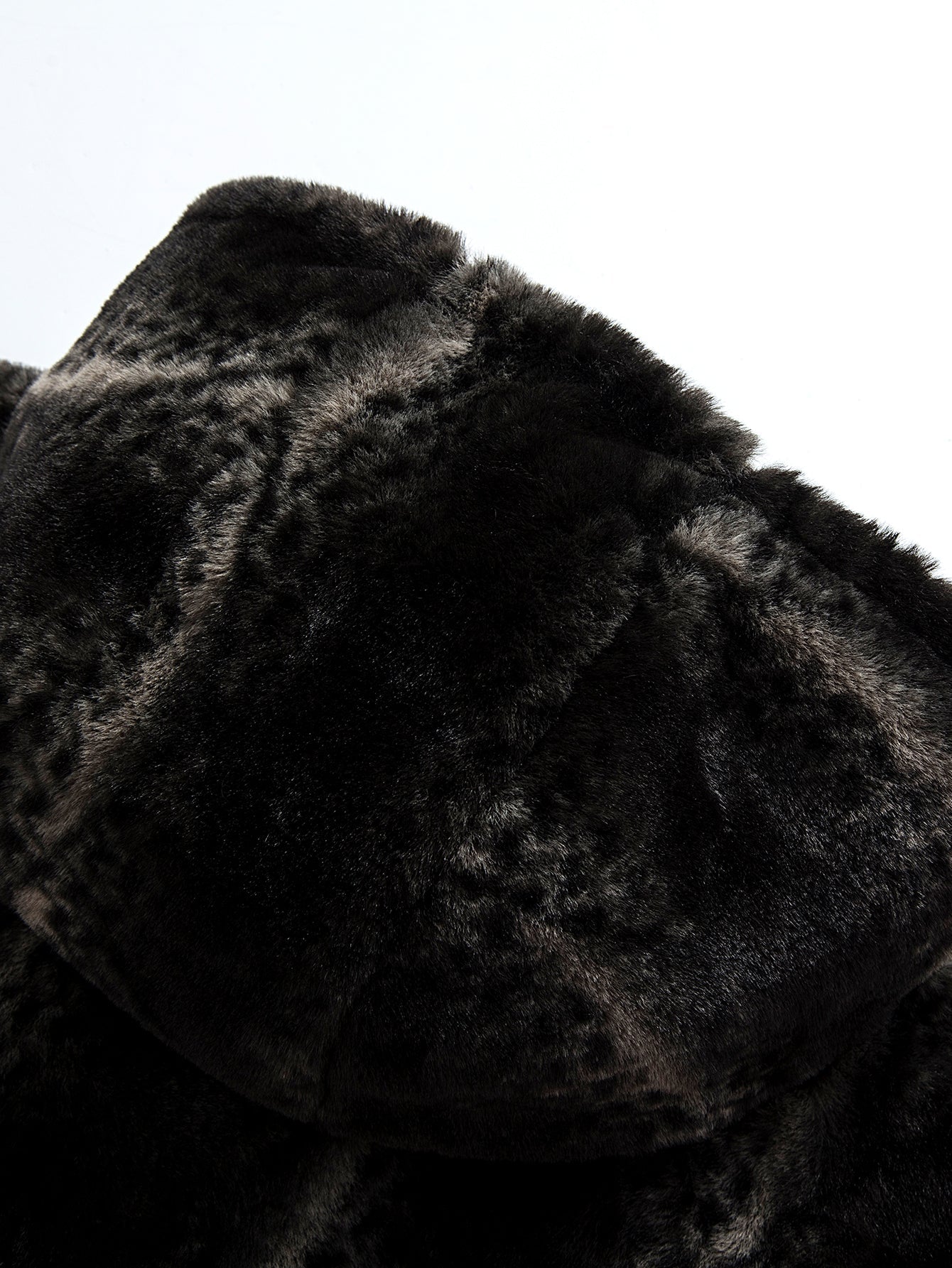 Kapuzenjacke mit Tiermuster aus Kunstfell