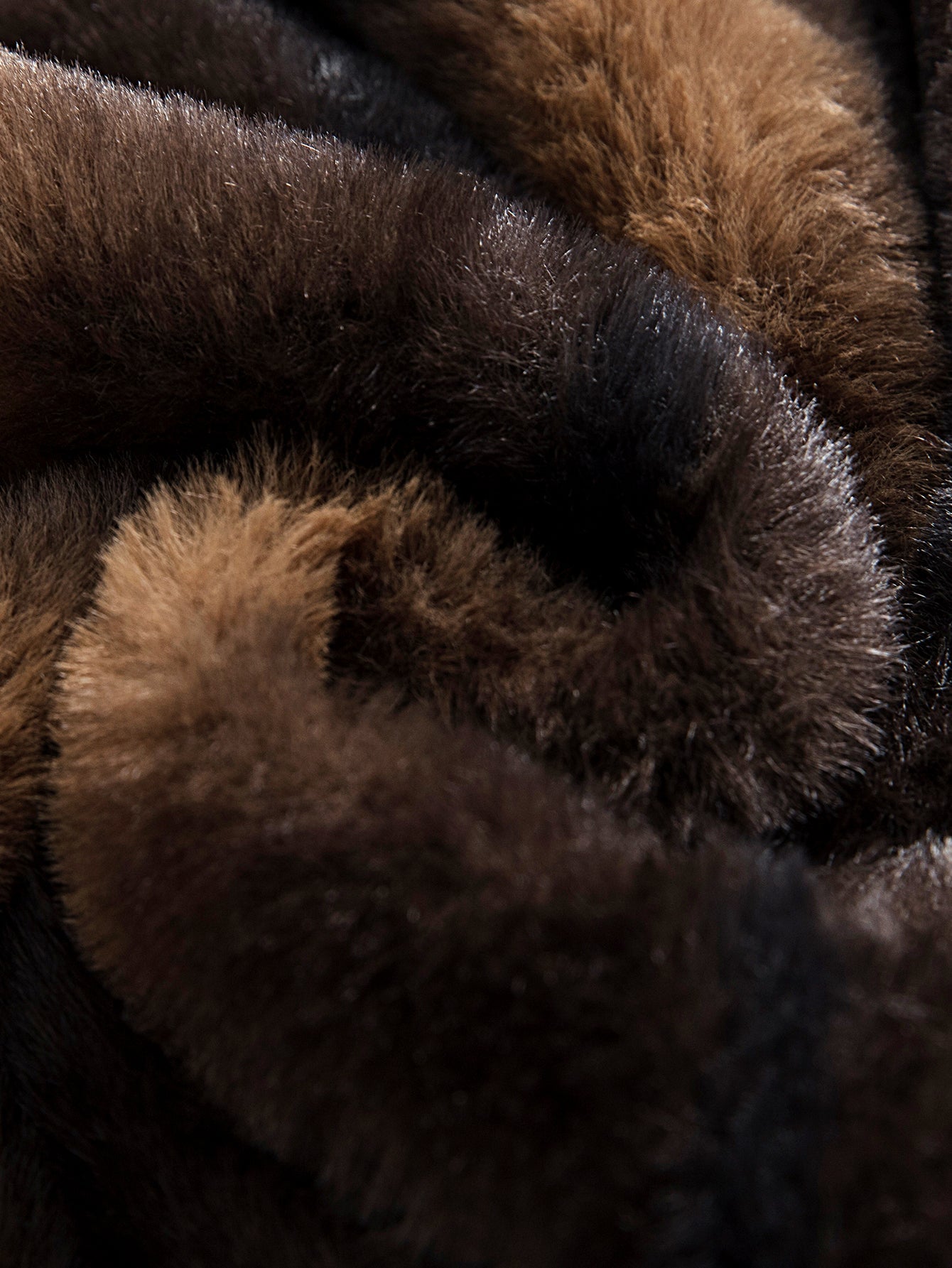 Kapuzenjacke mit Tiermuster aus Kunstfell