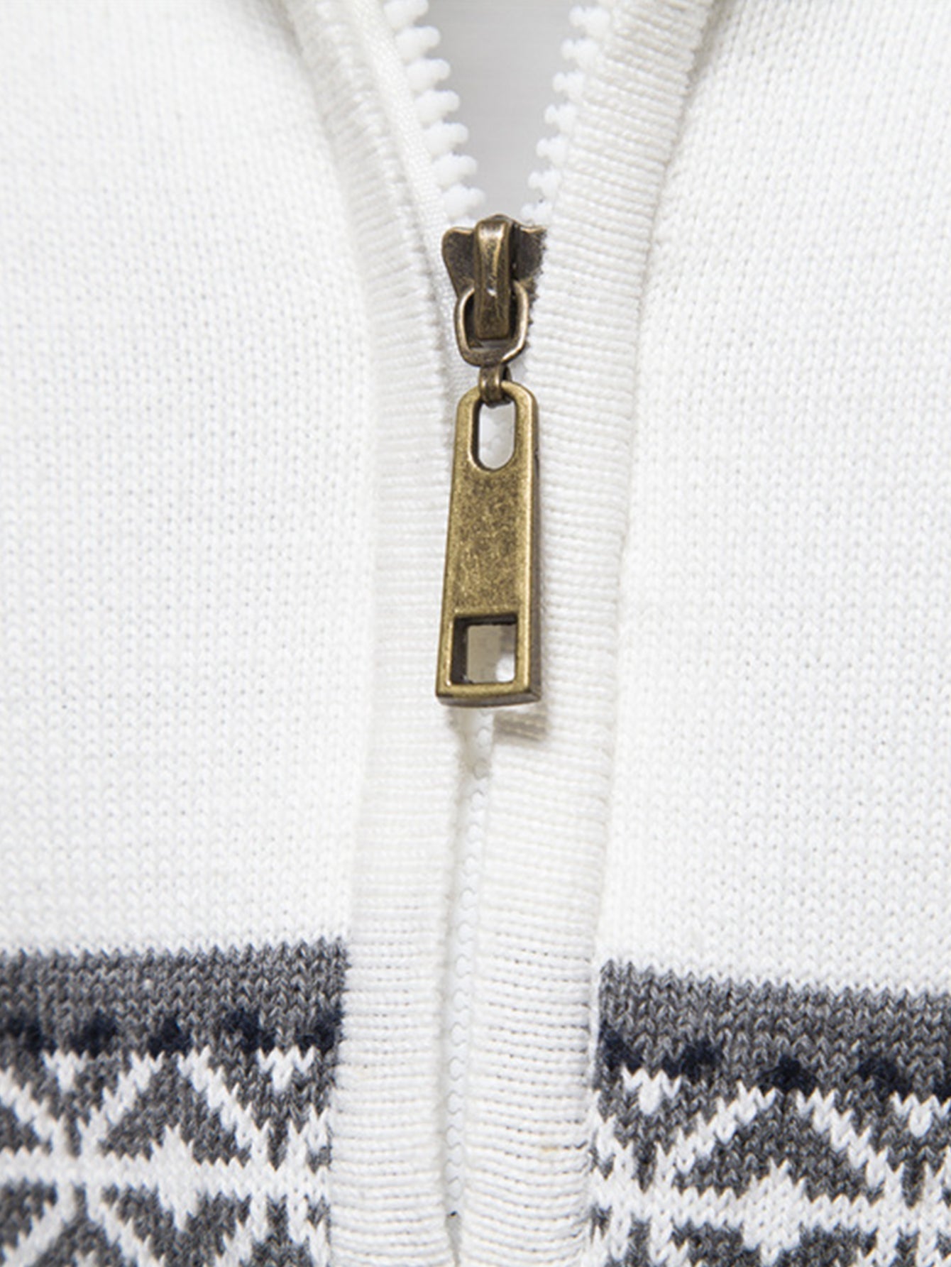 Geometrischer Jacquard Pullover mit Kontrast und Viertel-Reißverschluss