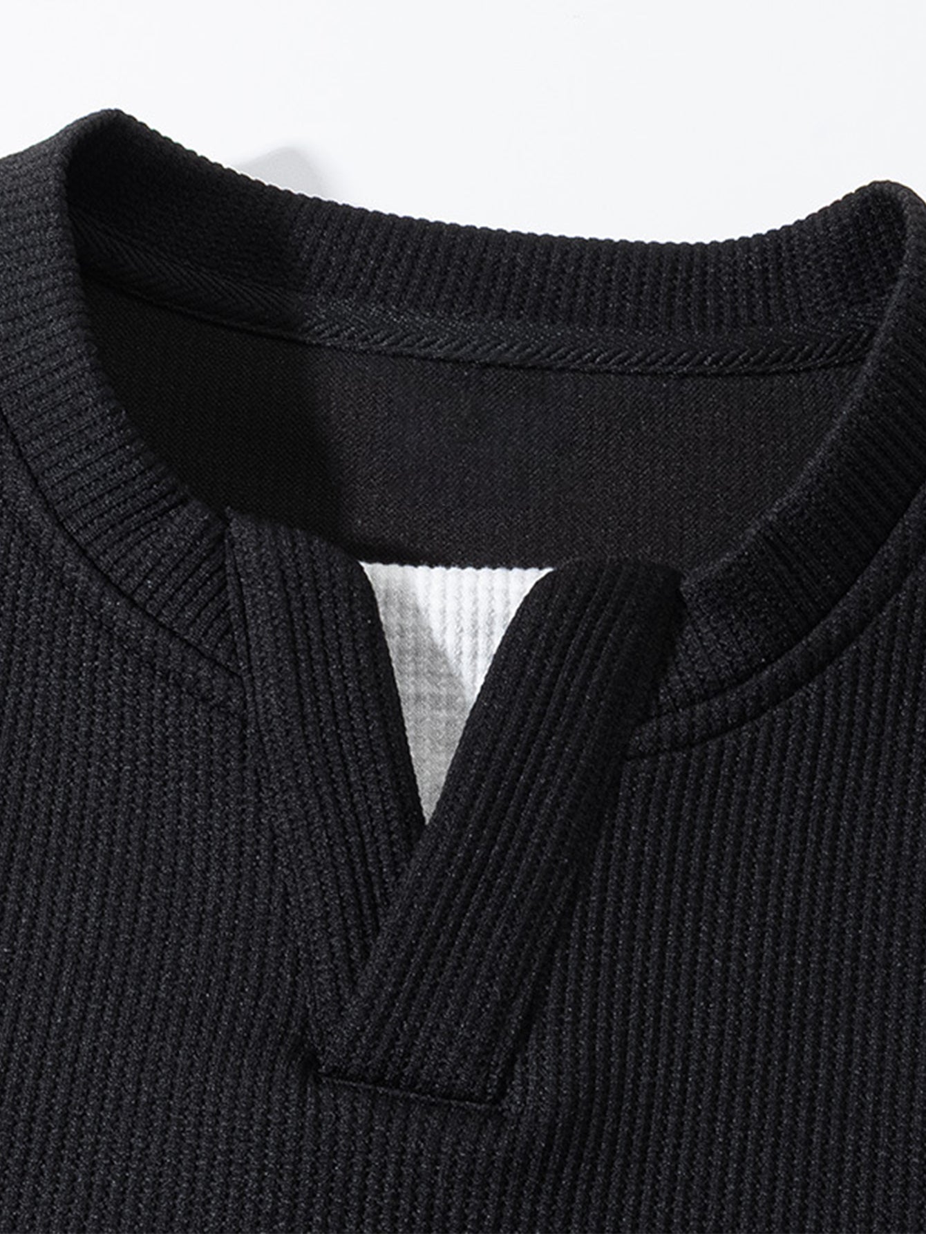 Locker sitzendes Sweatshirt mit Waffel-V-Ausschnitt