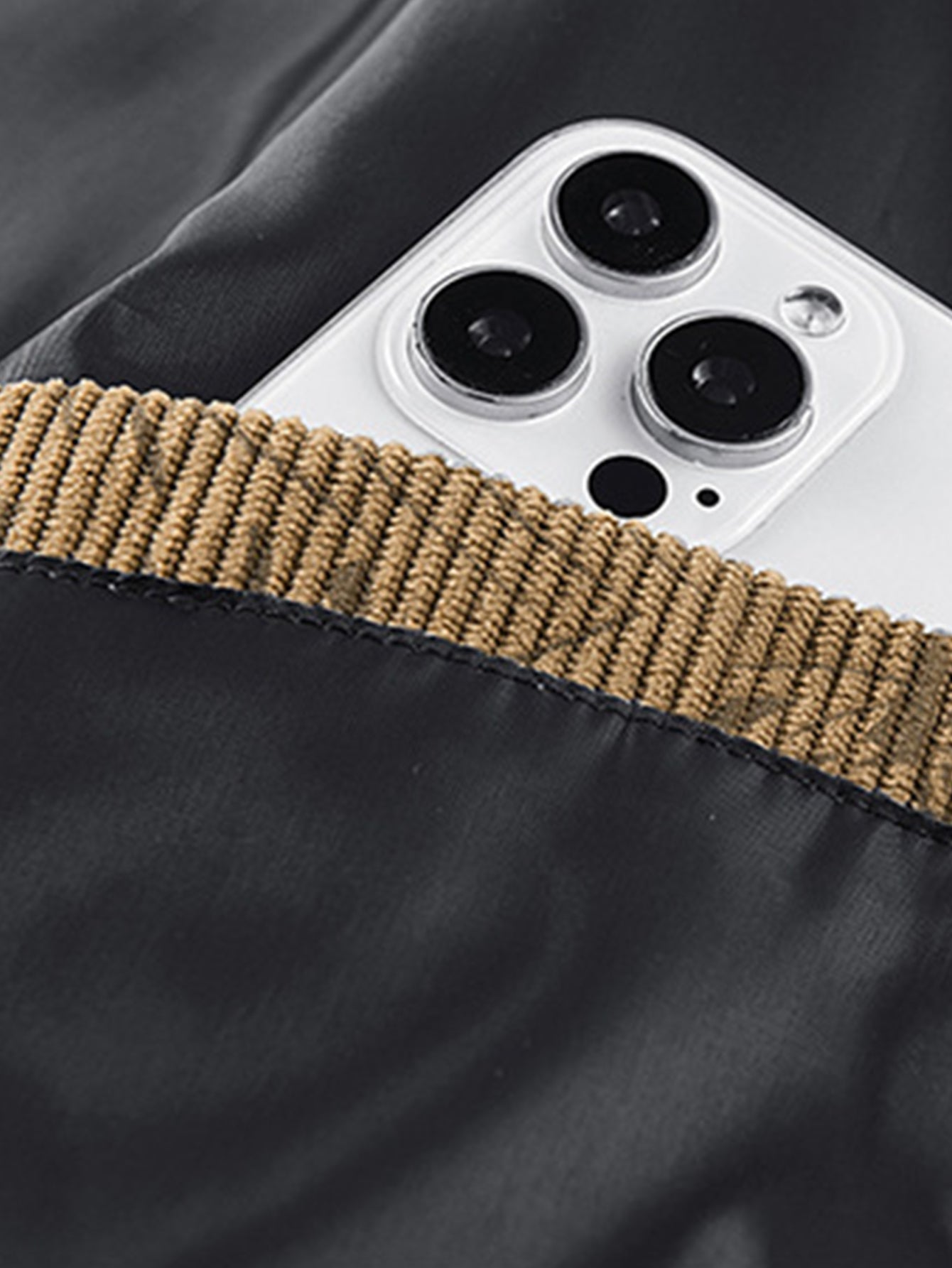 Cordjacke mit Blattmuster