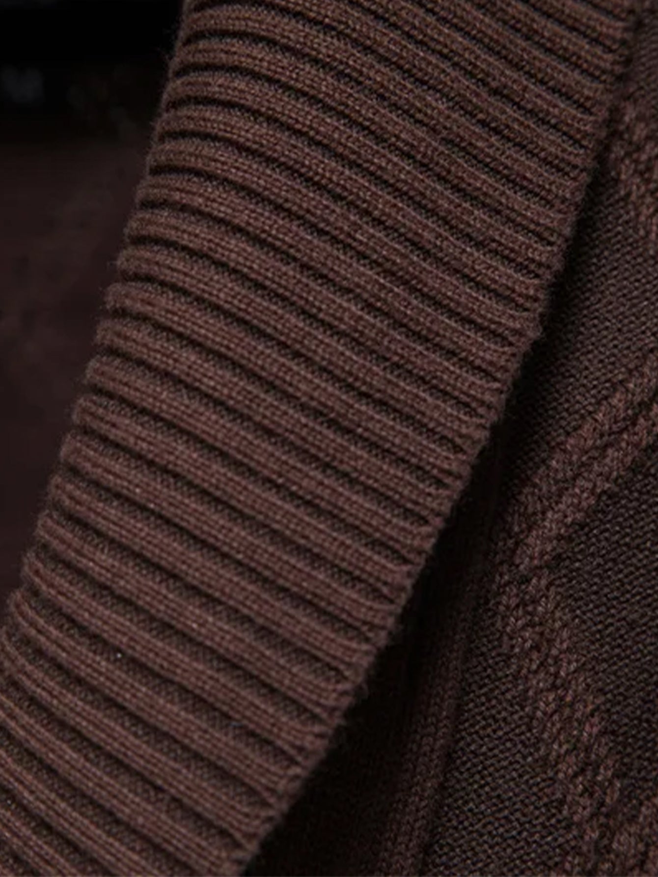 Geometrische Jacquard-Strickjacke mit Schalkragen