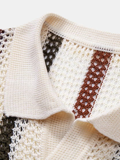 Gestreiftes Poloshirt mit Häkel-V-Ausschnitt und gerade geschnittene Leinenhose