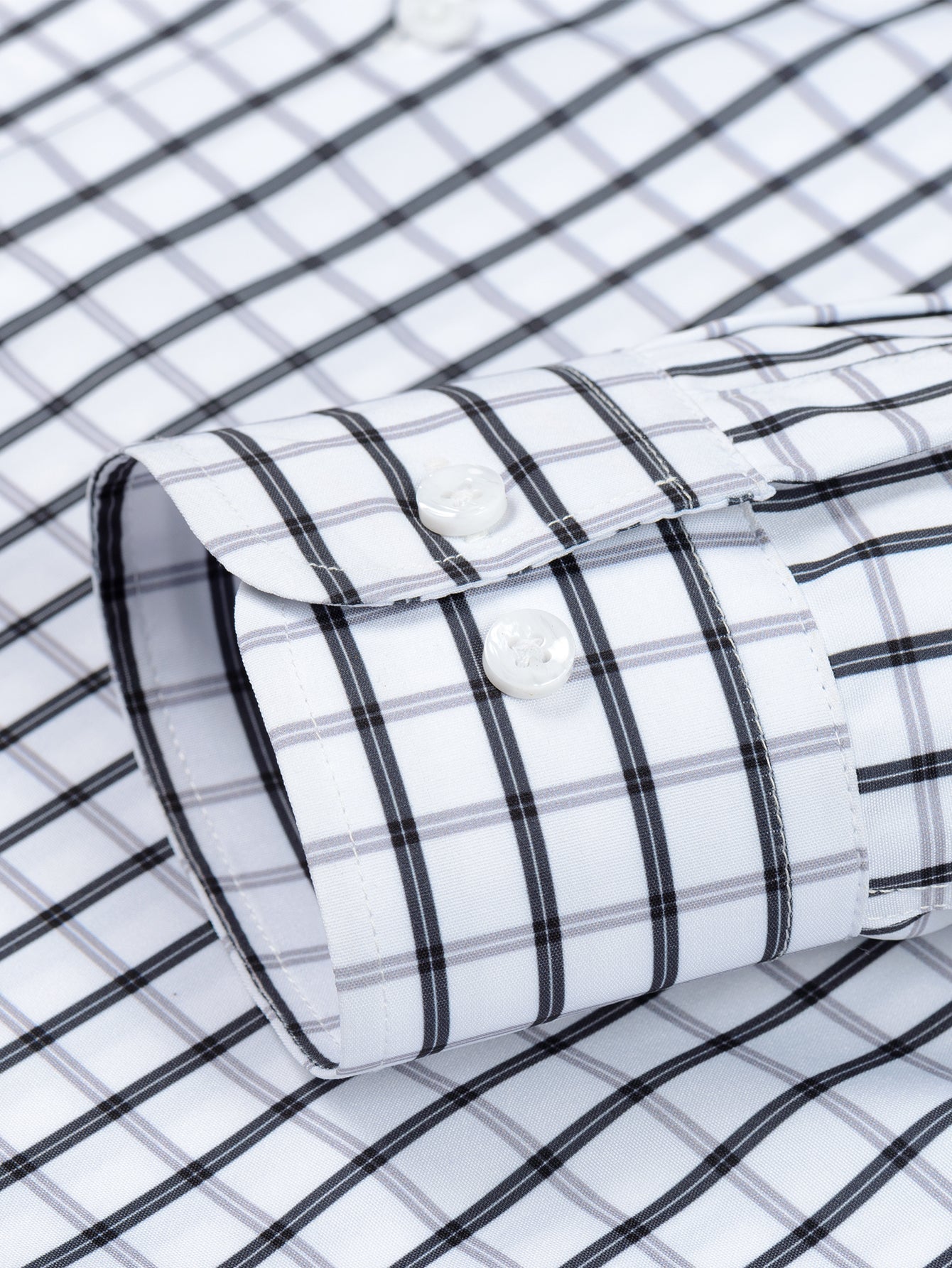 Langärmliges kariertes Hemd mit Knopfverschluss