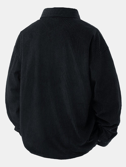 Locker sitzendes Cordhemd mit Knöpfen