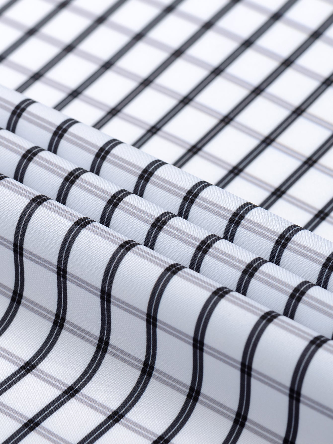 Langärmliges kariertes Hemd mit Knopfverschluss