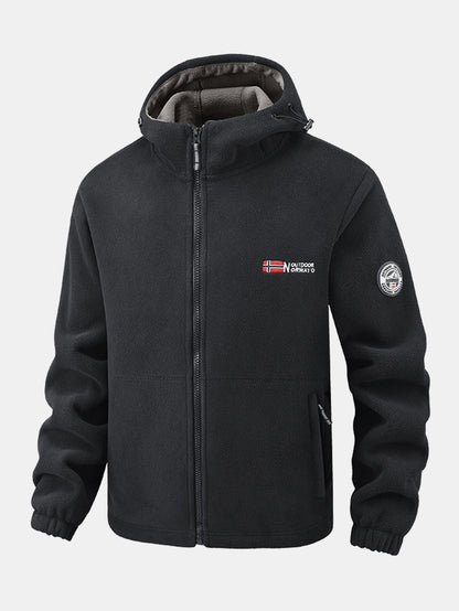 Fleecejacke mit Reißverschlusstasche und Kapuze