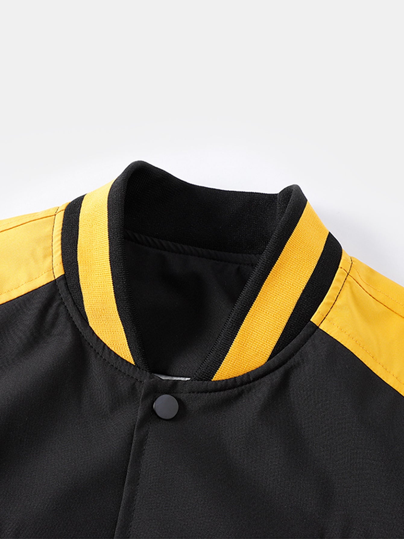 Baseballjacke im Locker-Schnitt mit kontrastierender Stickerei