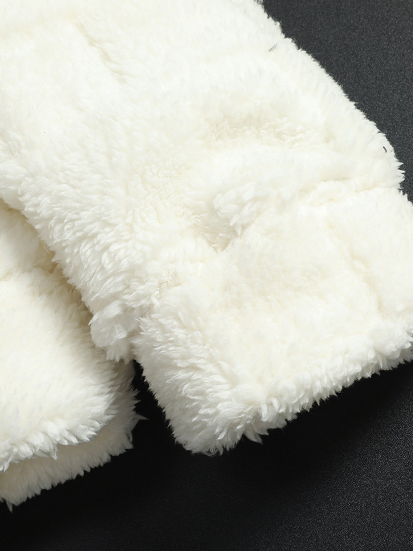 Bestickter Teddy-Kapuzenpullover mit Schachbrettmuster aus Kalifornien