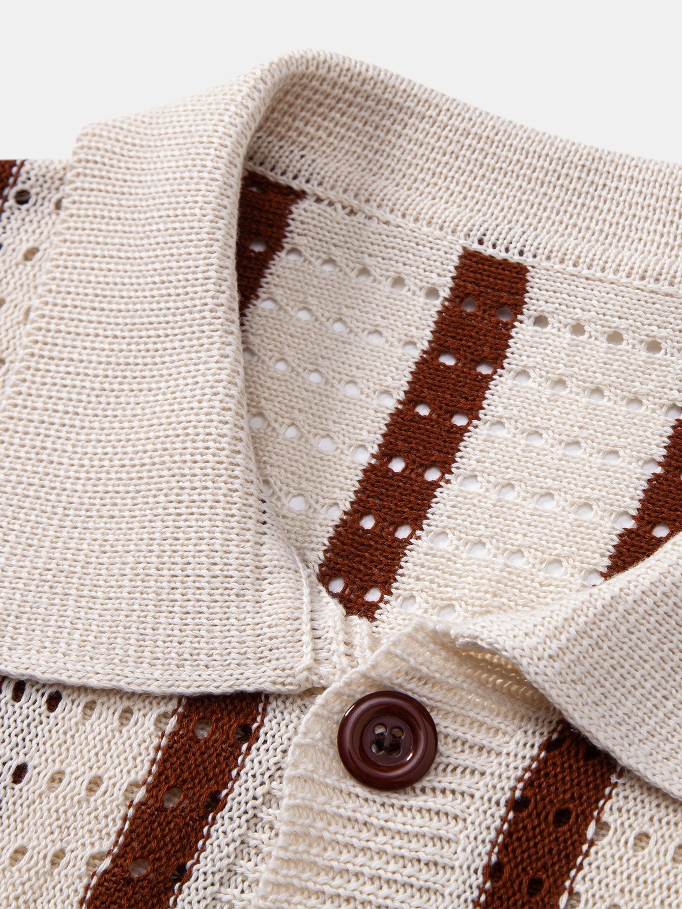 Gestreiftes Strickhemd mit Ösen