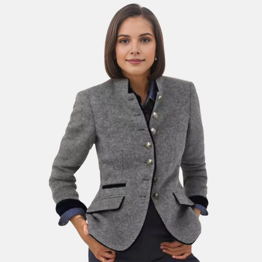 Nilja - Lässiger Blazer mit langen Ärmeln und Knöpfen