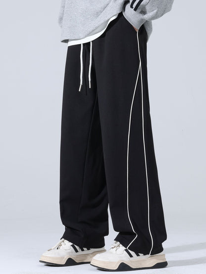 Bequeme Hose mit seitlichem Streifen