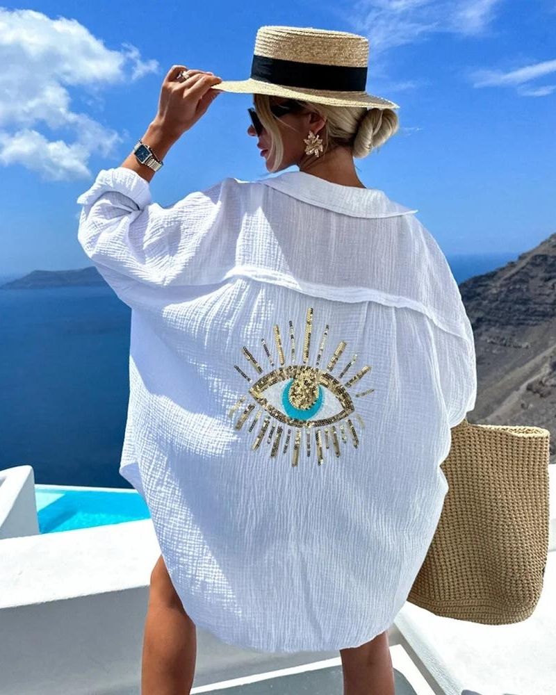 SIEGLINDE I LÄSSIGE LEINENBLUSE