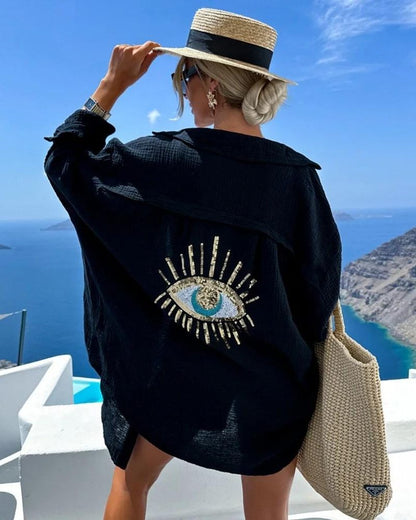 SIEGLINDE I LÄSSIGE LEINENBLUSE