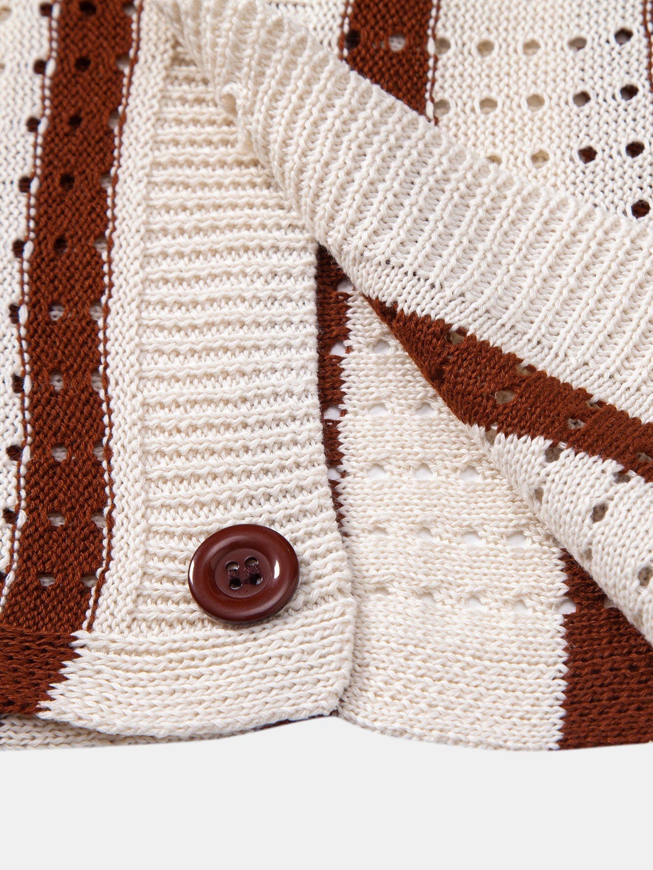 Gestreiftes Strickhemd mit Ösen