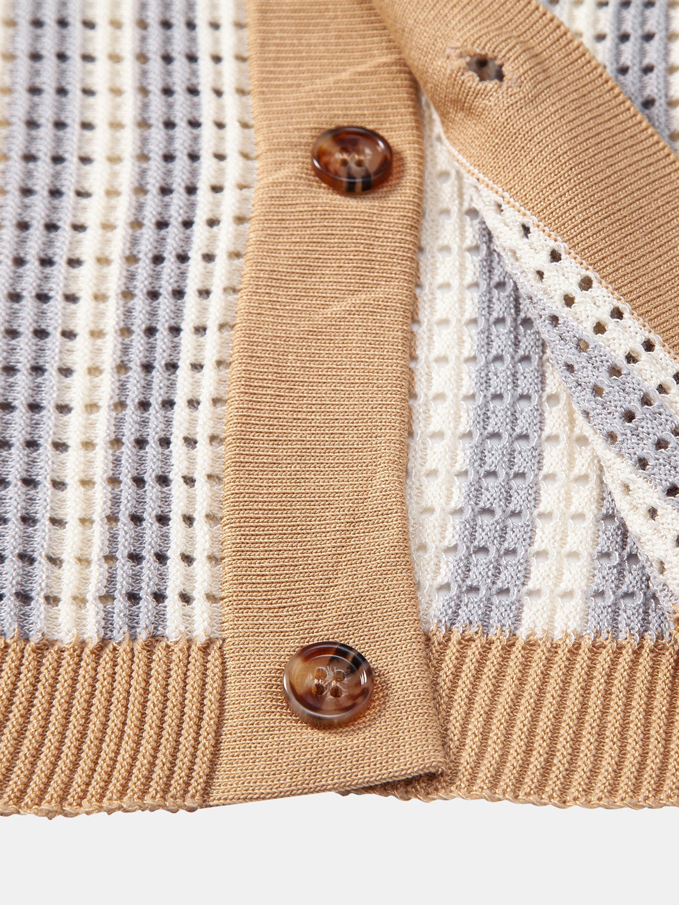 Gestreiftes Häkelshirt mit Augenloch