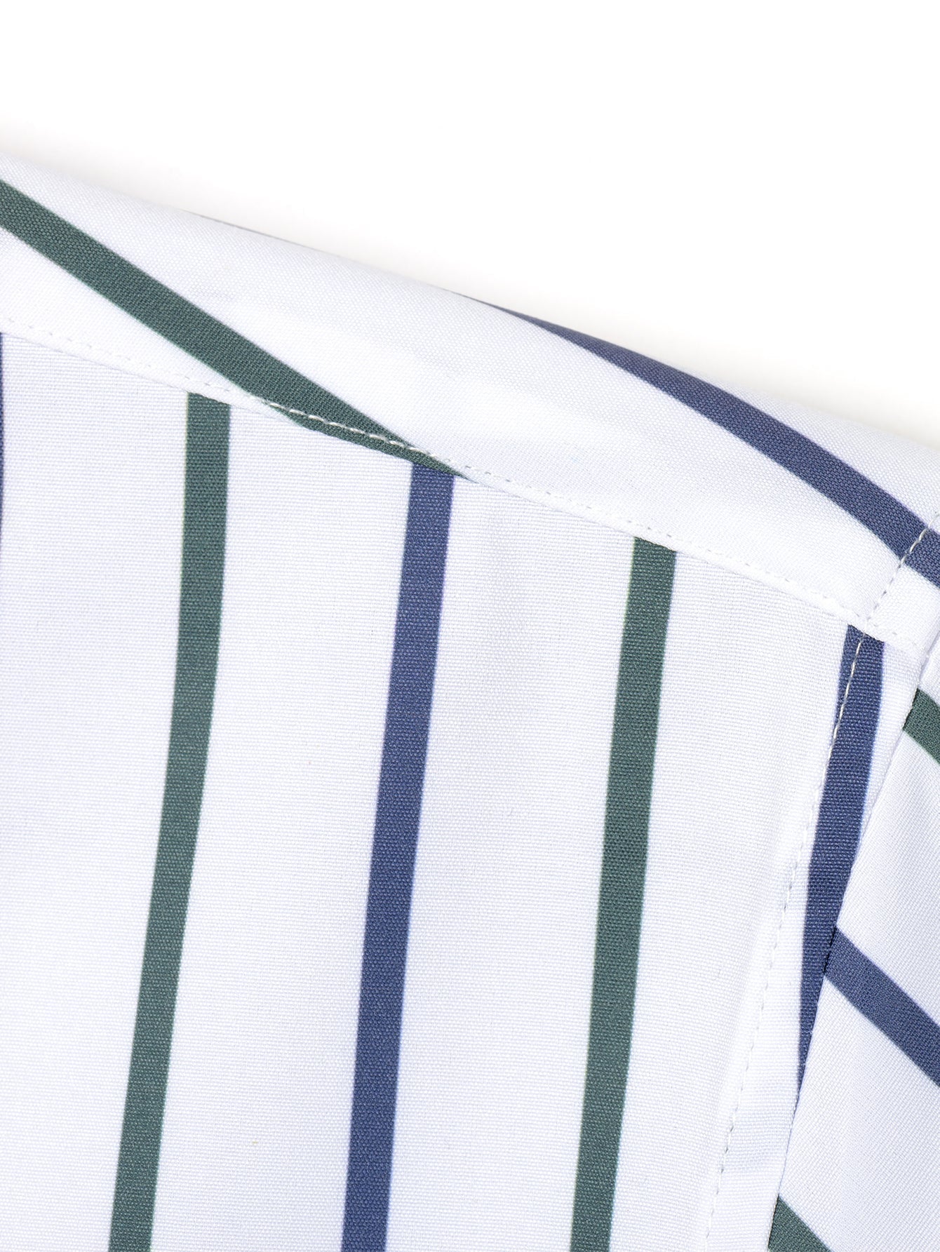 Langärmliges gestreiftes Hemd mit Knopfverschluss