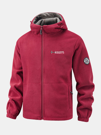 Fleecejacke mit Reißverschlusstasche und Kapuze