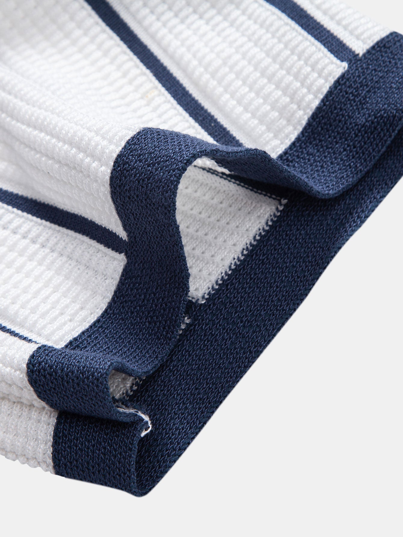 Gestreiftes Strickhemd mit Knopfverschluss