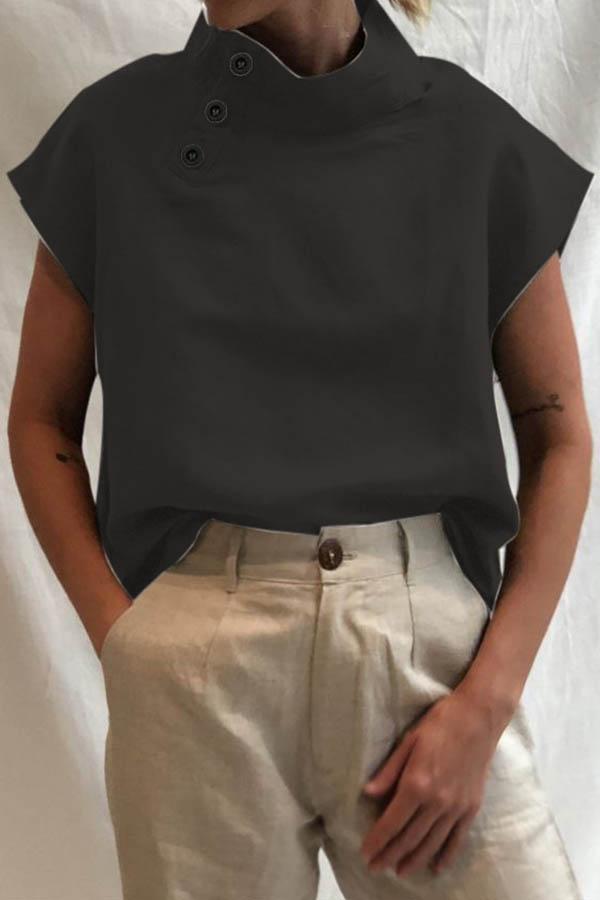 Lowella - Bluse mit hohem Kragen und Knöpfen