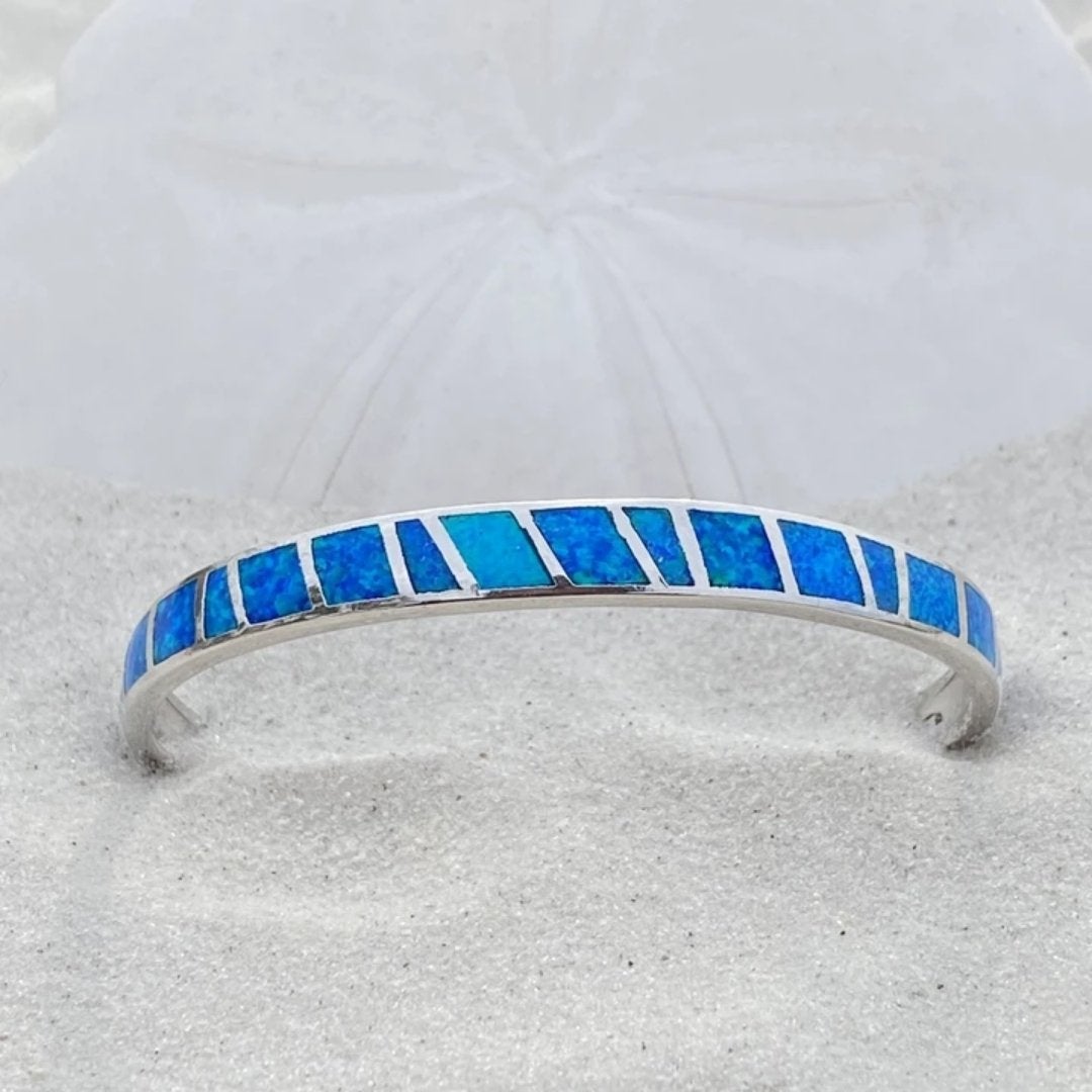 Blaue Opal- und Silberarmband