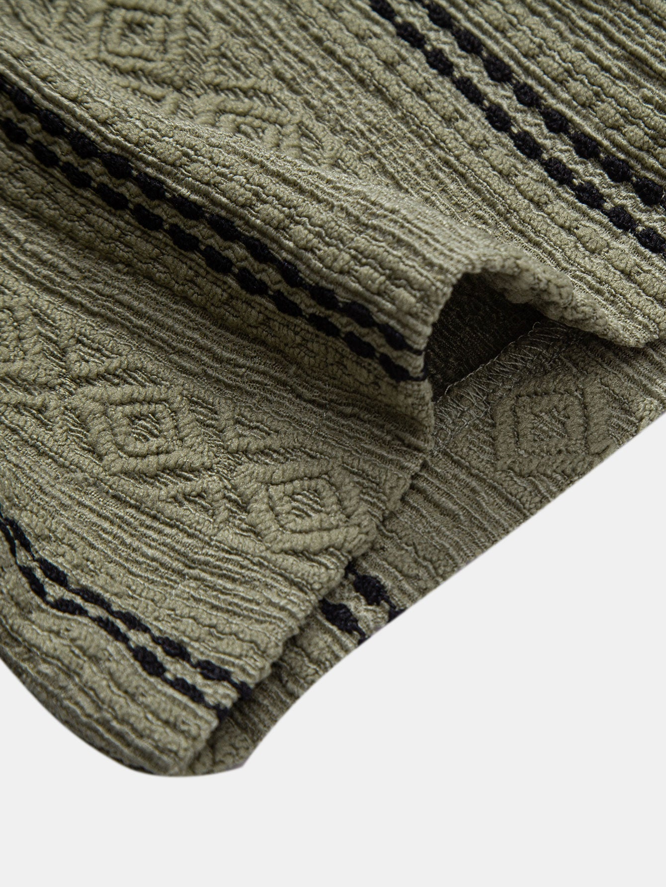 Gestreiftes Jacquard-Hemd mit Knöpfen und gerade geschnittene Leinenhose