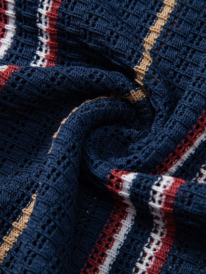 Gestreiftes Häkelhemd mit Knopfleiste