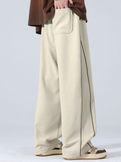 Bequeme Hose mit seitlichem Streifen