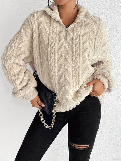 Aila - Flauschiger Zip-Pullover