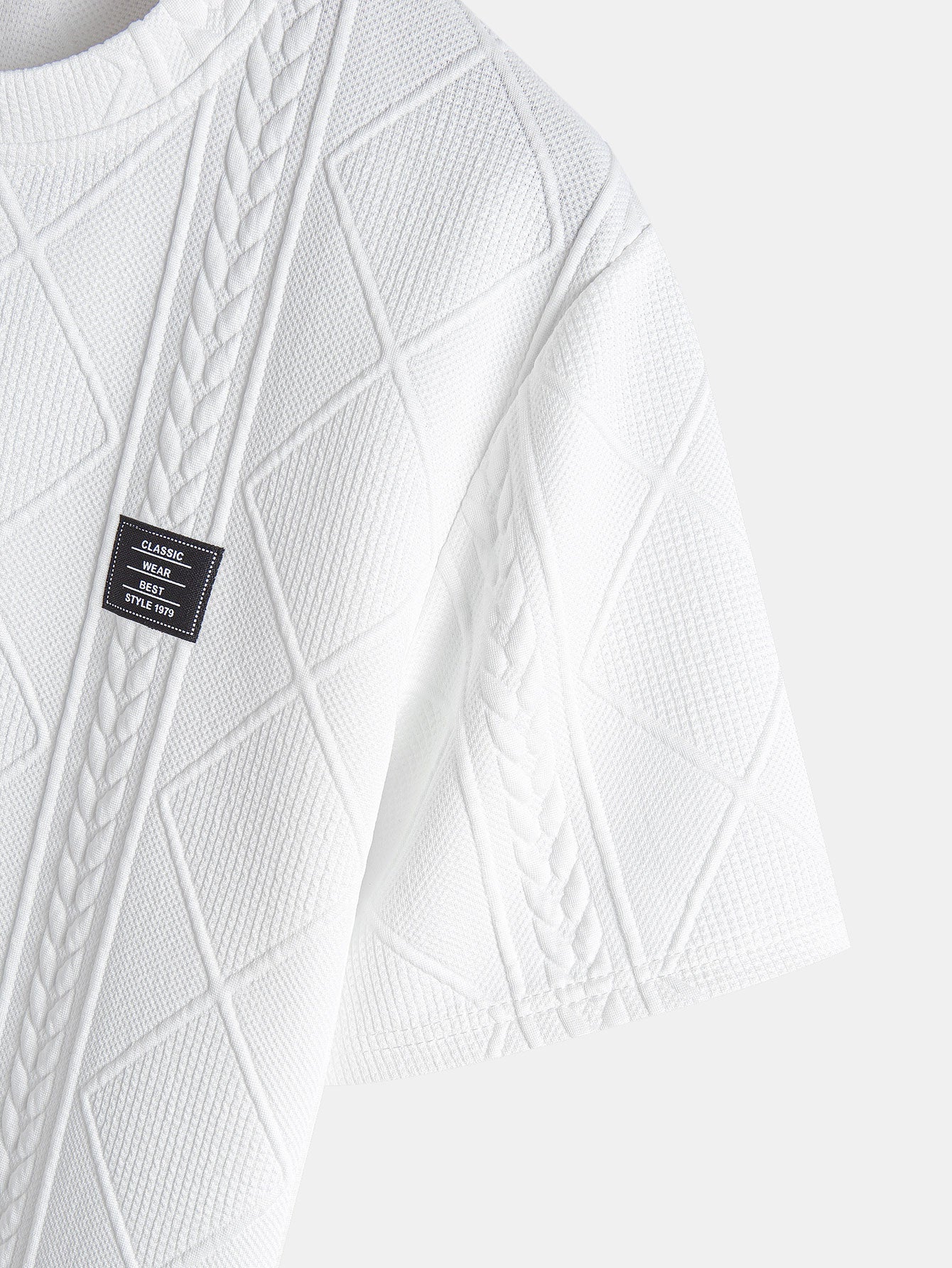 Kurzes Geometrisches Jacquard T-Shirt mit Bogen-Saum