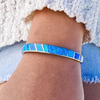 Blaue Opal- und Silberarmband