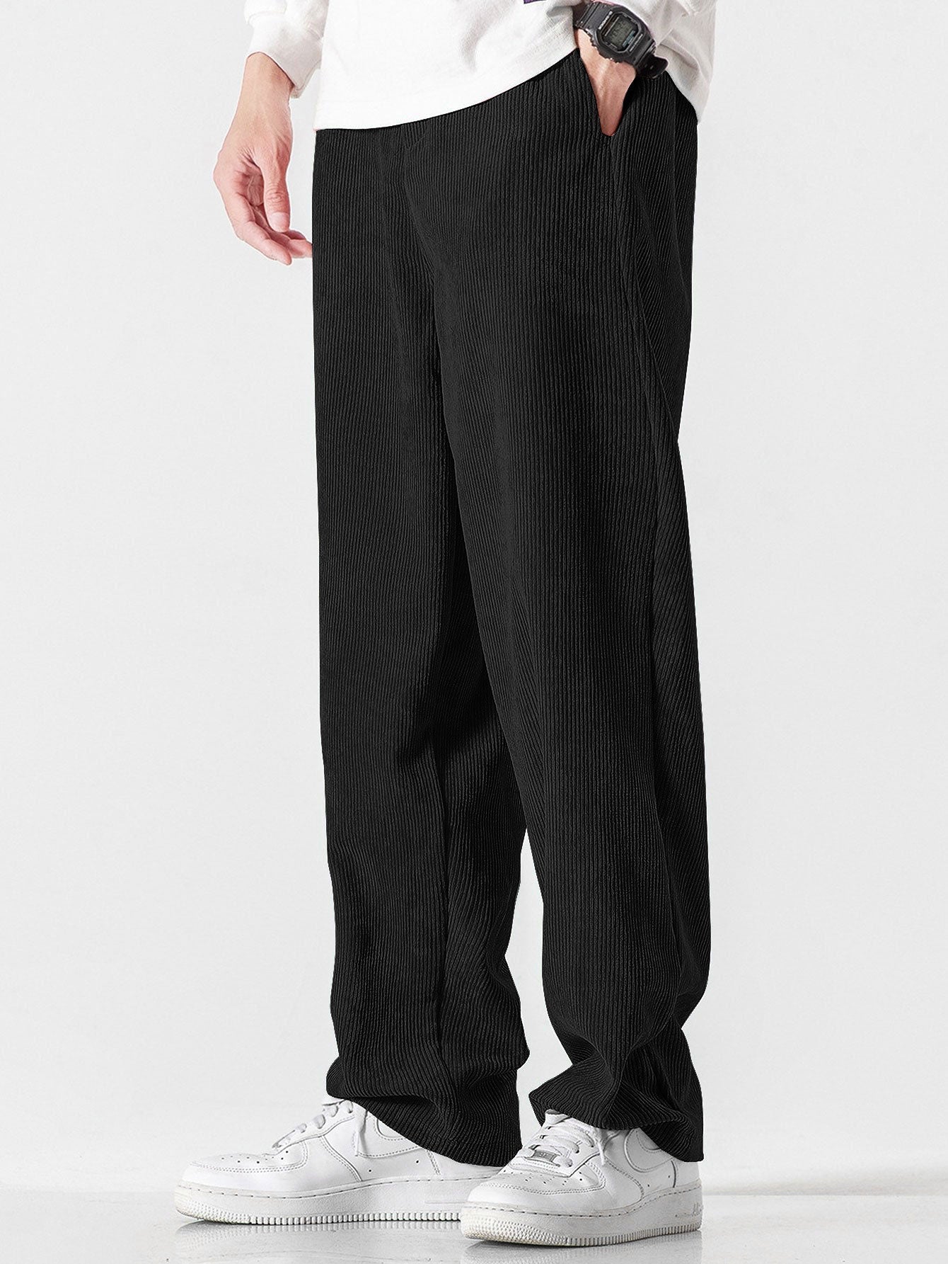 Langärmliges Cord-Hemd mit Kapuze und kontrastierenden Details sowie gerade geschnittene Cord-Hosen