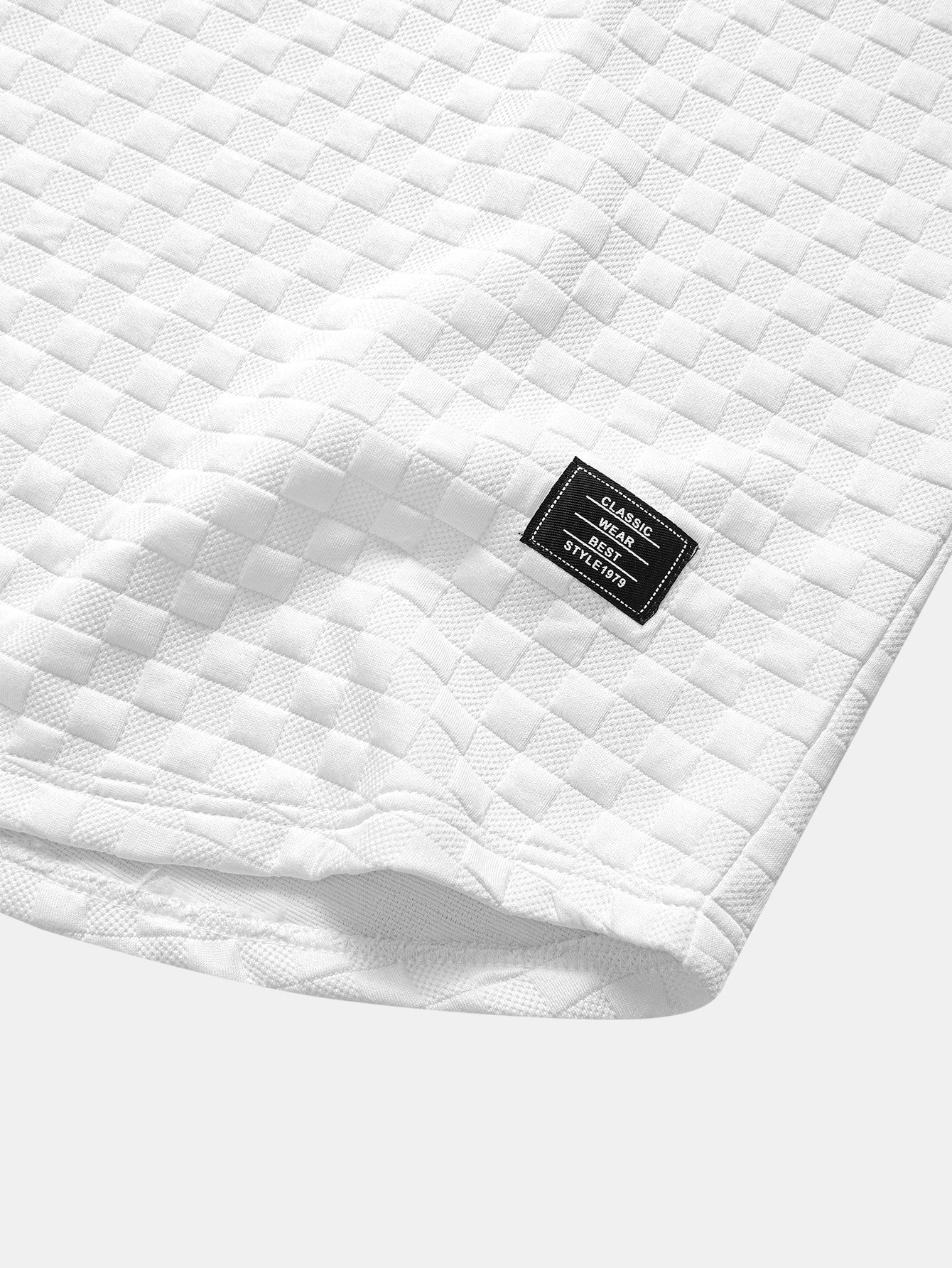 Jacquard T-Shirt mit Schachbrettmuster und Bogen-Saum