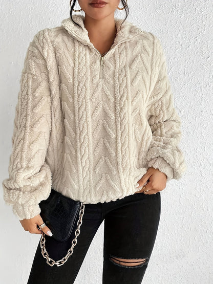 Aila - Flauschiger Zip-Pullover