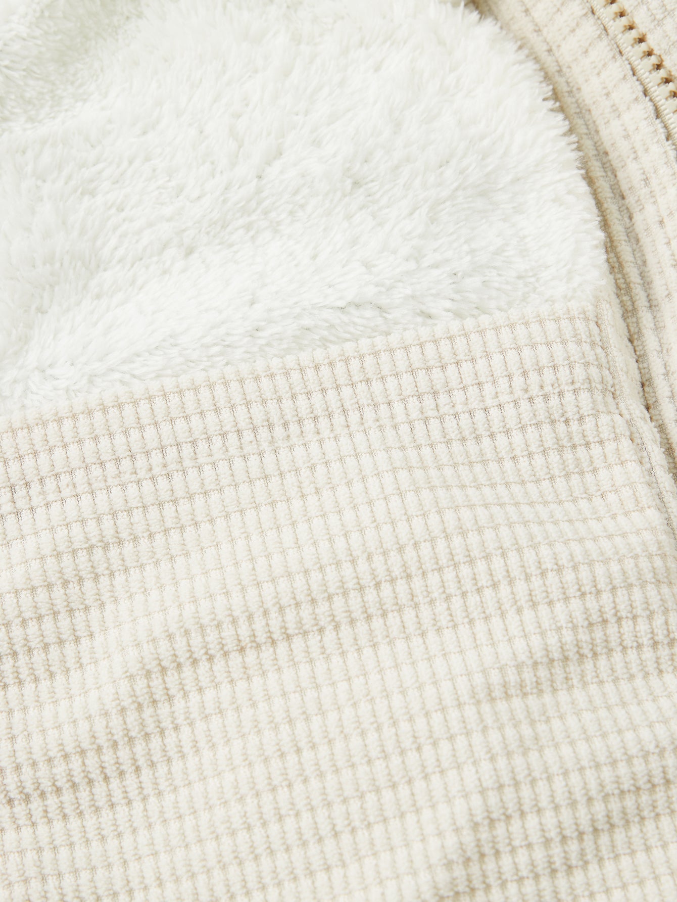 Teddygefütterter Corduroy Steppmantel mit Kapuze