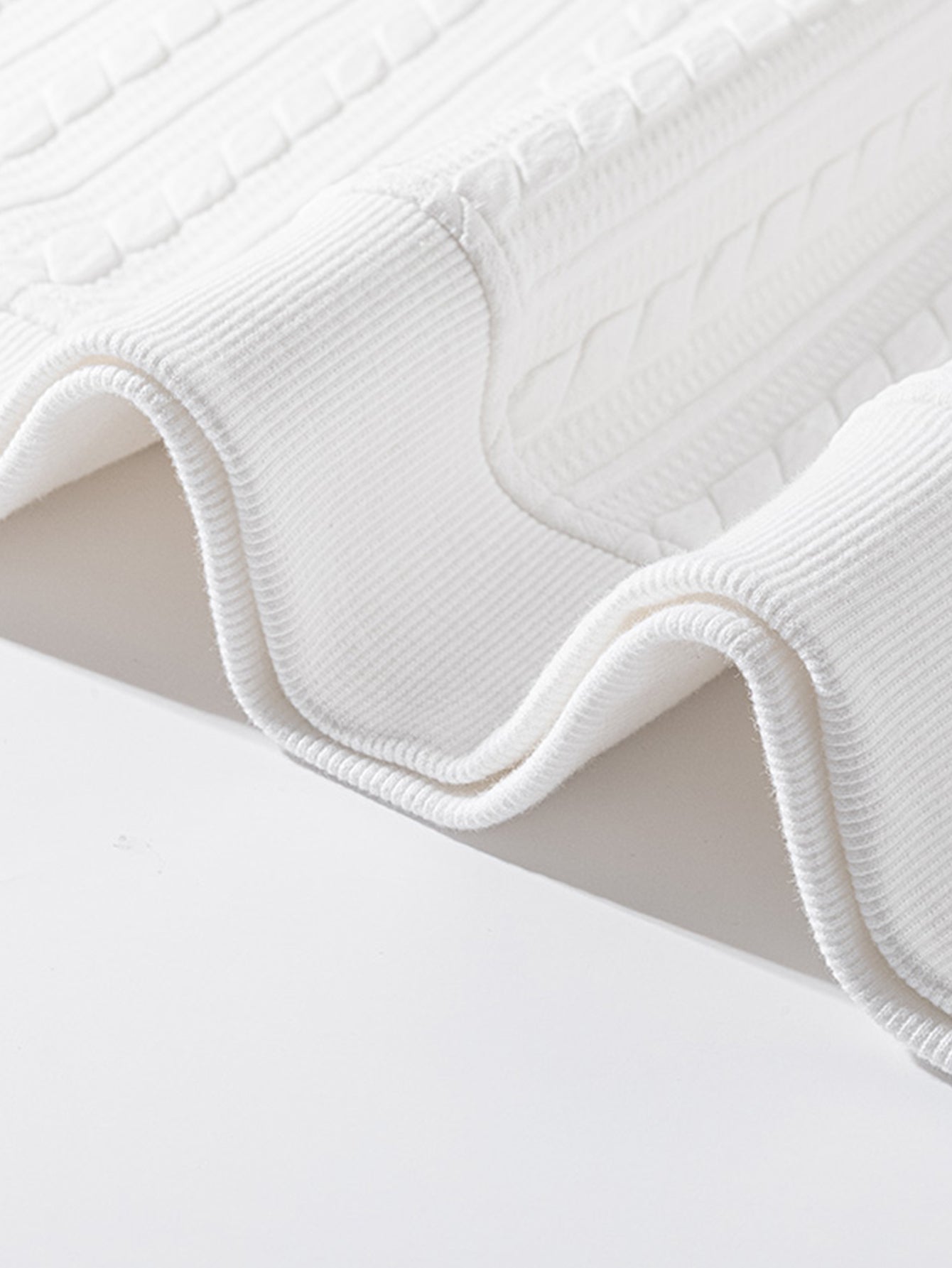 Jacquard-Sweatshirt mit Rundhalsausschnitt und Twist-Muster in lässiger Passform