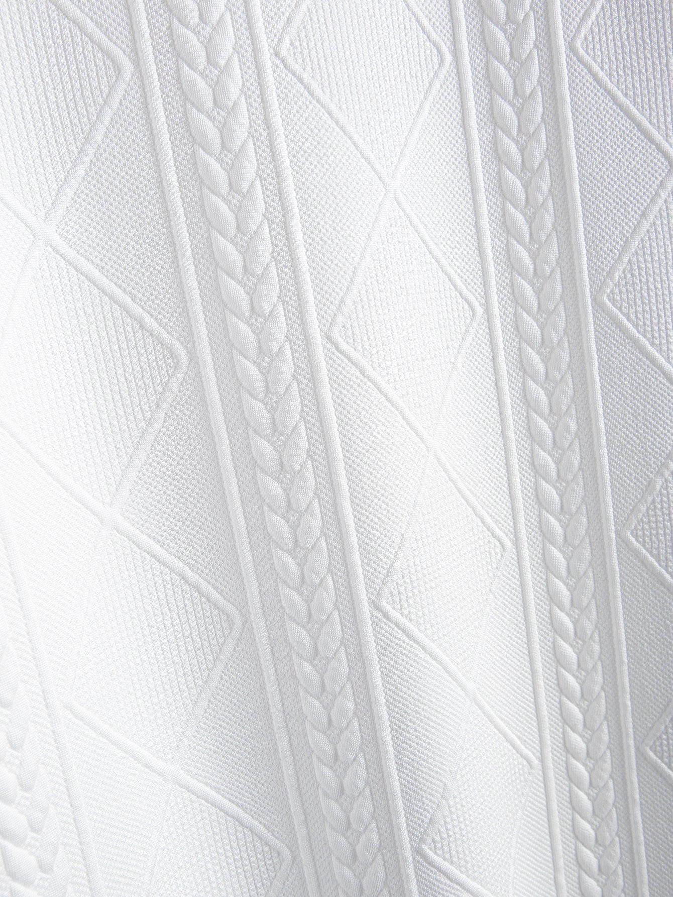 Kurzes Geometrisches Jacquard T-Shirt mit Bogen-Saum