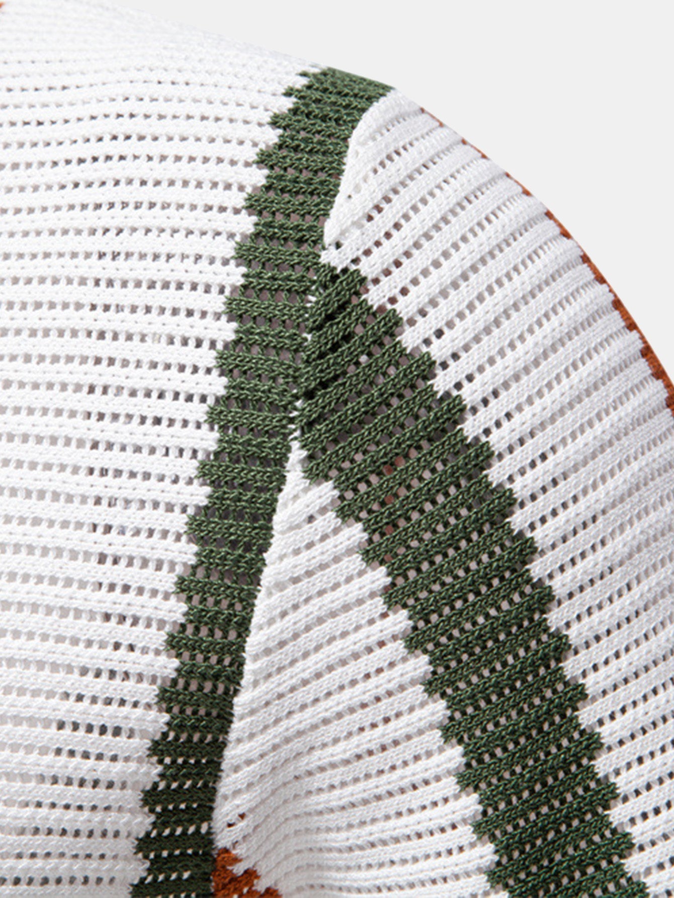 Gestreiftes V-Ausschnitt Strick-Poloshirt und gerade geschnittene Leinenhose