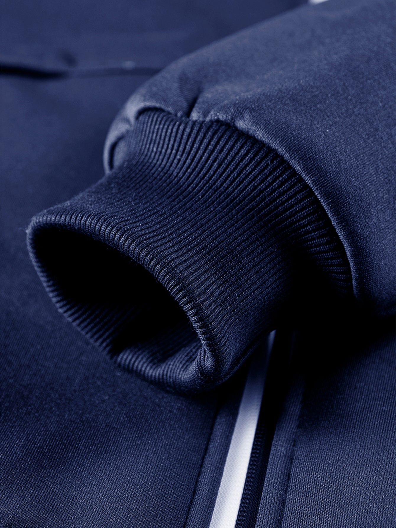 Fleecegefütterter Kapuzenpullover mit praktischer Reißverschlusstasche