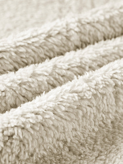 Teddy gefütterter Kapuzenpullover mit Reißverschlusstasche