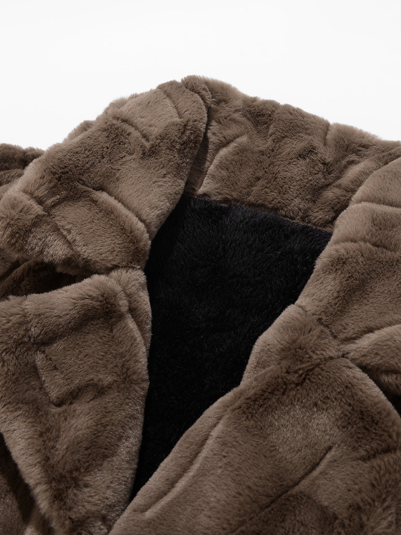 Langärmeliger Kunstpelz-Mantel mit Schalkragen