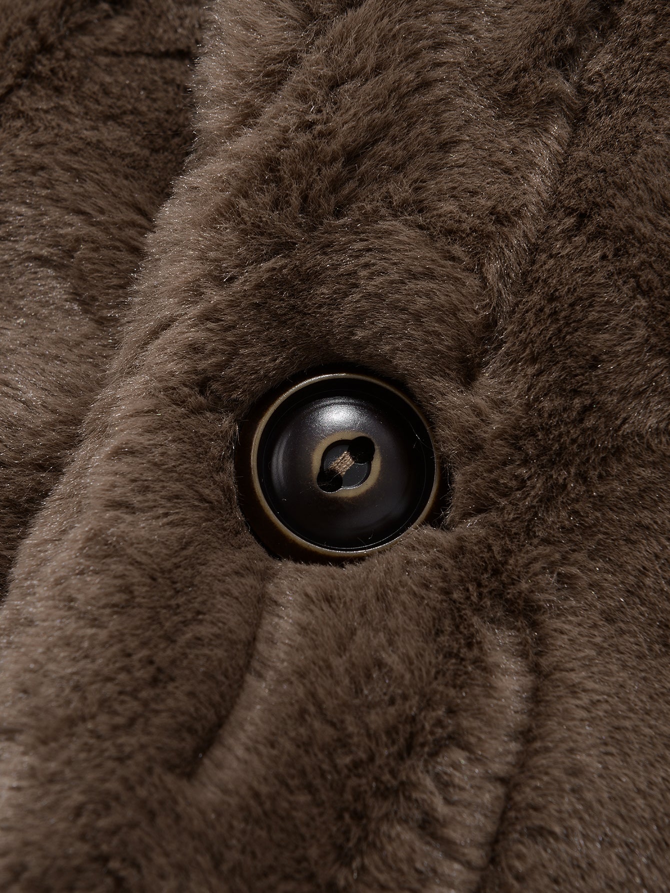 Langärmeliger Kunstpelz-Mantel mit Schalkragen