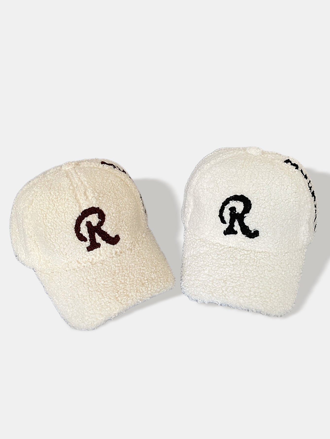 Bestickte R Plüsch Baseballkappe - Warme Dekoration