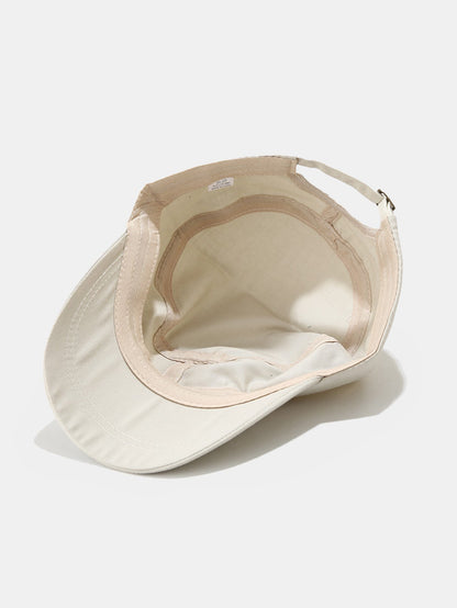 Baseballkappe mit flachem Schirm und seitlichem Verschluss