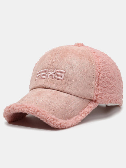 Plüschige und warme Baseballmütze aus Kunstwildleder