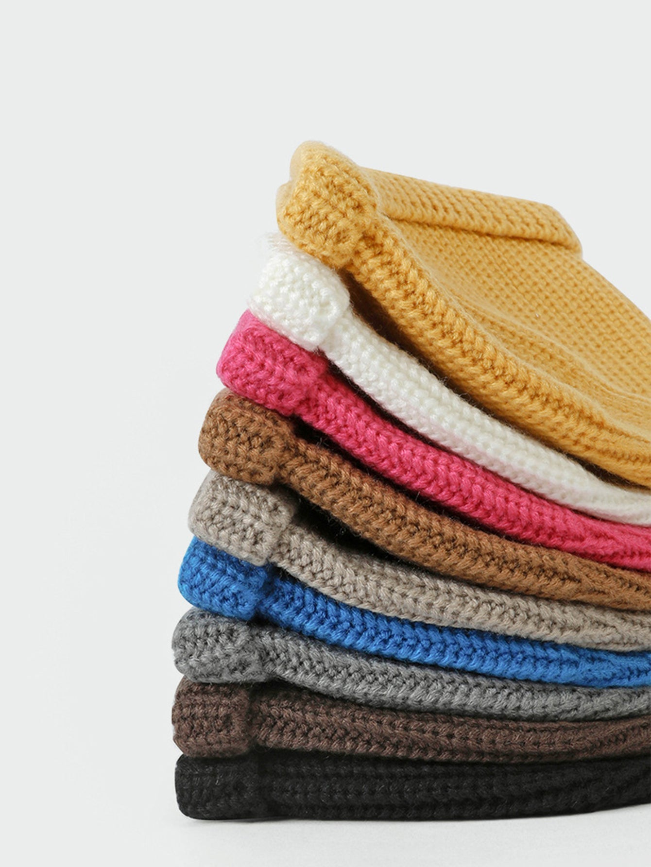 Gemütliche Unisex-Winterstrickmütze in verschiedenen Farben